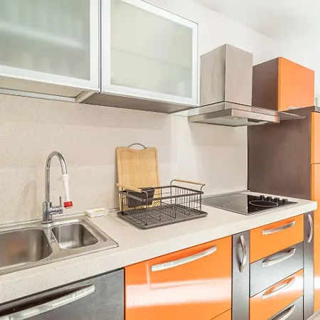 Feriehus T2 - Quiet, With Parking, *